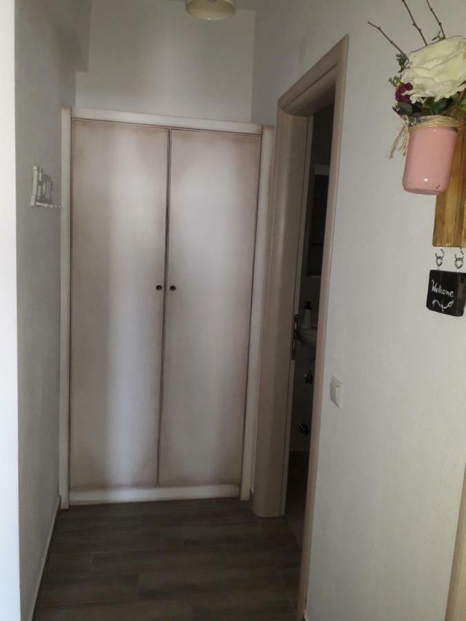 U Jacka Apartment Neoi Poroi Exterior photo